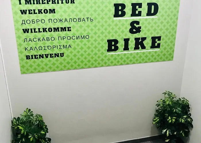 Bed & Bike 3* تشيزينا